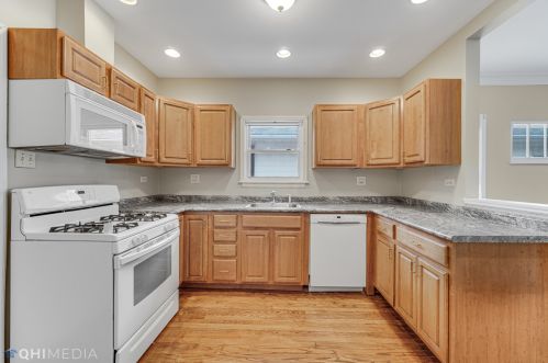 1921 2 Ave, Broadview IL 60153-3307 exterior