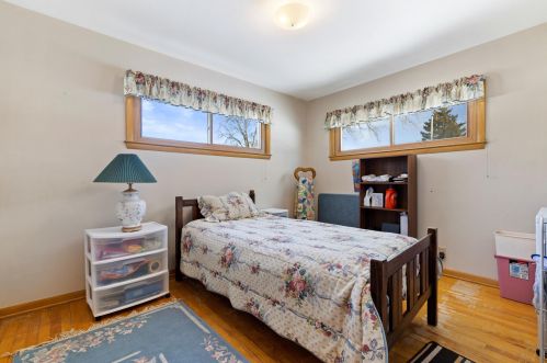 4756 69th St, Milwaukee, WI 53220-4430