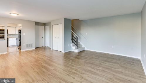 1943 Kennedy Dr, Mc Lean VA  22102-1920 exterior