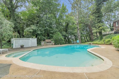 50 Hooper Ave, Atlantic Highlands NJ  07716-1537 exterior