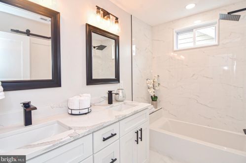 2911 17th St, Washington DC  20018-1825 exterior