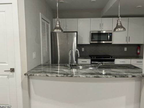 123 Spring St, Fredon, NJ 07860-2010