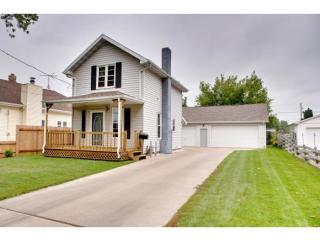 1416 Summer St, Appleton, WI 54914-3210