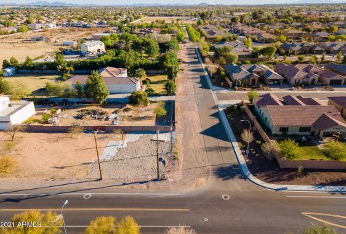 681 Wildhorse Dr, Chandler AZ 85286-6139 exterior