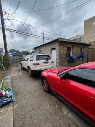 6438 Claremont Ave, Chicago IL 60625-1812 exterior