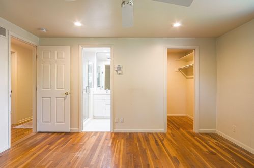 1136 Brewster Rd, Rochester MI 48309-1433 exterior