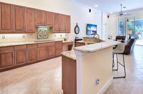 6592 Gln Arbor Way, Naples FL 34119-4654 exterior