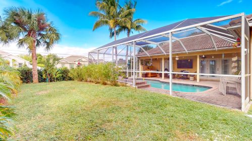 1590 Underwood Ave, Fort Pierce FL  34953-2586 exterior