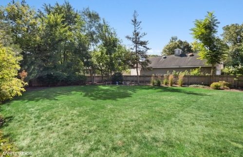 111 Clinton Ave, Elmhurst IL 60126-2906 exterior