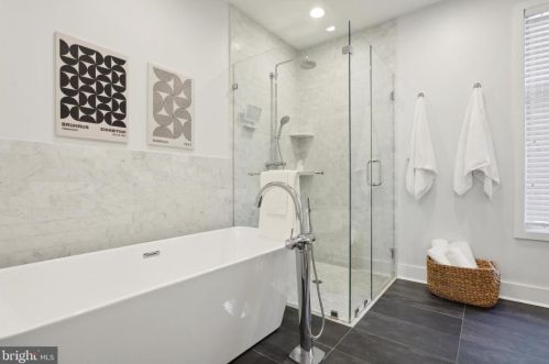 1427 Kater St, Philadelphia PA 19147-1851 exterior