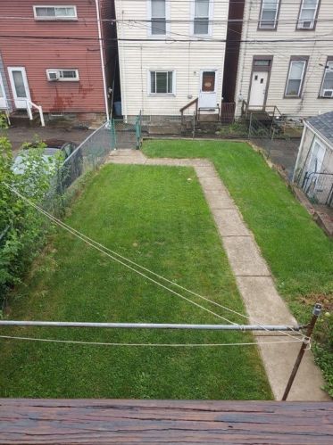 4550 Penn Ave, Pittsburgh PA 15224-1315 exterior