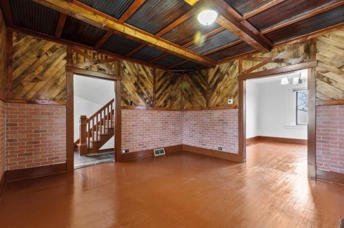 10 Amherst Ave, Pittsburgh PA 15229-1536 exterior