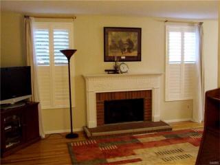 5720 Kingsbury Pl, Saint Louis MO  63112-1637 exterior