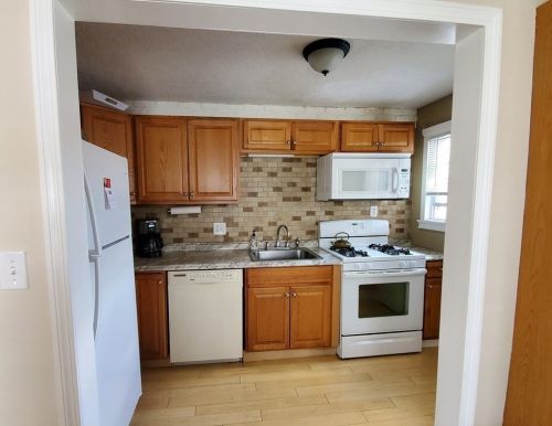 12 Colony Rd, West Springfield, MA 01089-4803