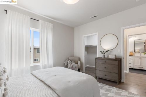 2325 8 St, Berkeley CA 94710-2311 exterior