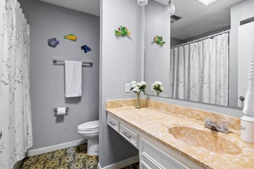 8409 Adirondack Trl, Austin TX 78759-7935 exterior