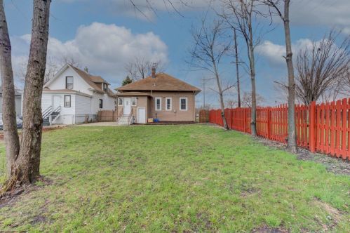 1403 2 Ave, Broadview IL 60153-2212 exterior