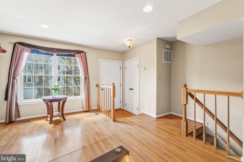 3012 Colonial Springs Ct, Alexandria, VA 22306-2856