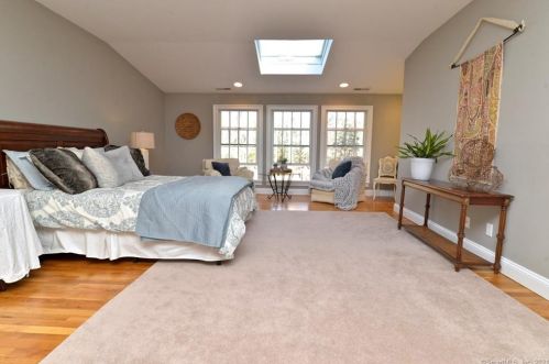 668 Ridgebury Rd, Ridgefield CT 06877-1117 exterior