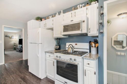 601 Elsa St, Meskegon MI 49445-3206 exterior