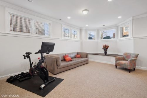 421 50 St, Chicago IL 60615-2222 exterior