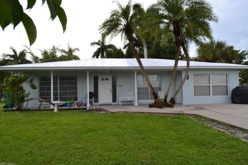 22 Constitution Dr, Naples FL 34112-7310 exterior