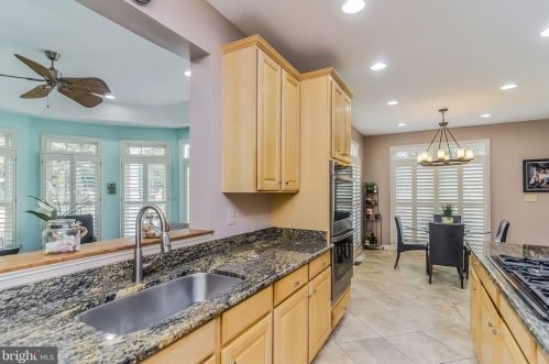 13606 Mt Prospect Dr, Rockville MD 20850-3510 exterior