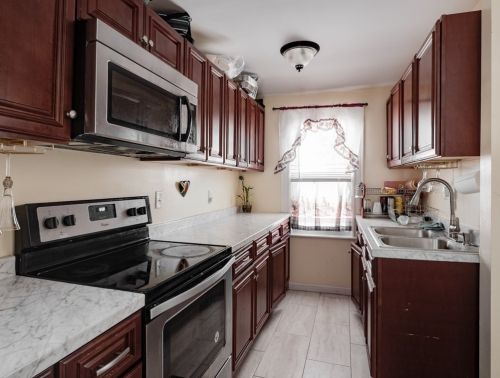 123 Savoy Ave, Springfield MA 01104-2072 exterior