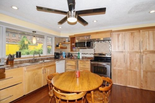 14 Wilbraham Ave, Springfield MA  01109-3337 exterior