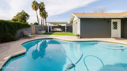 1151 Palomino Dr, Chandler AZ 85224-2117 exterior