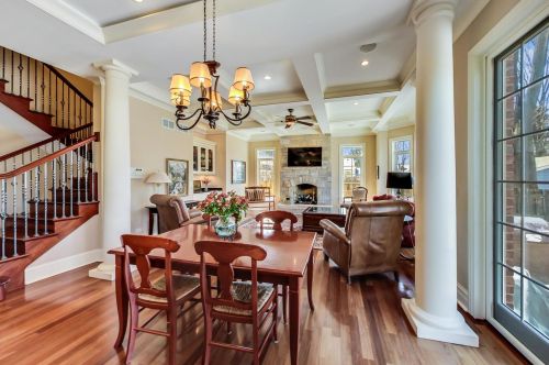 642 Euclid Ave, Elmhurst IL 60126-4338 exterior