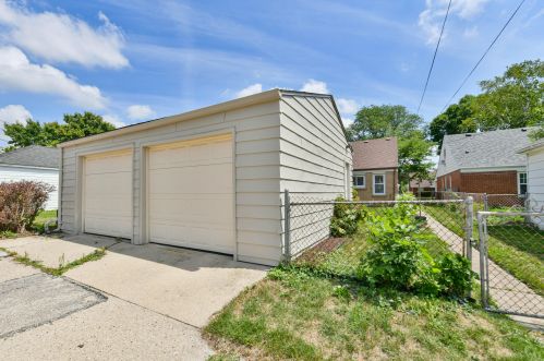 3217 79, Milwaukee WI 53219-1717 exterior