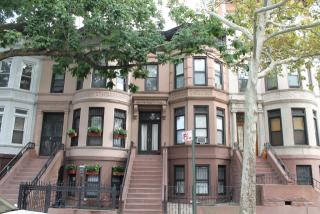 219 Brooklyn Ave, Brooklyn, NY 11213-1906