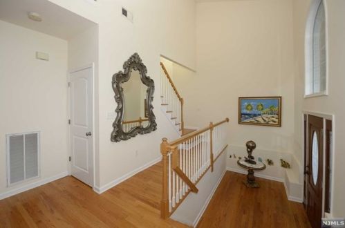 408 Passaic Ave, Hasbrouck Heights, NJ 07604-2410