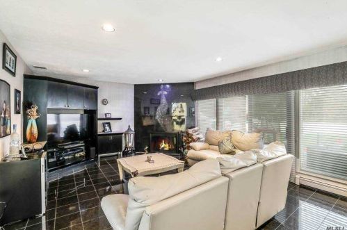 50 Annandale Rd, Commack NY 11725-1746 exterior