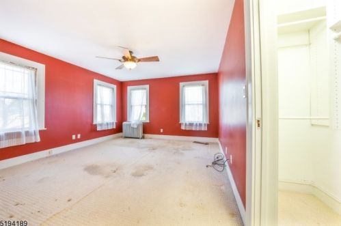 85 Lawrence Ave, Town Center NJ  07052-3707 exterior