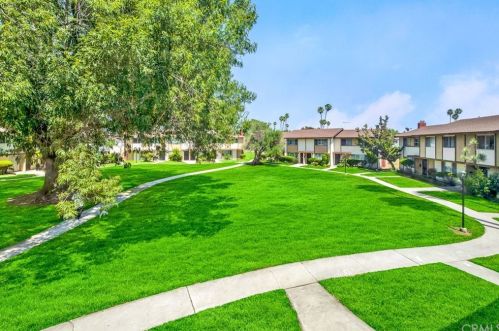 1722 Mitchell Ave, Tustin CA  92780-6321 exterior