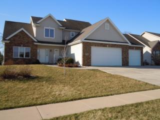 572 Lexington Dr, Fitchburg, WI 53575-3516