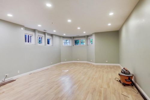 5056 Claremont Ave, Chicago IL  60625-1810 exterior