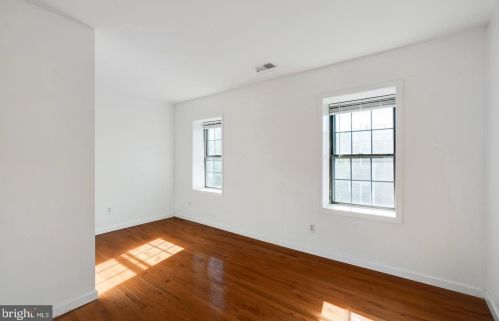 2333 Catharine St, Philadelphia PA 19143-2710 exterior