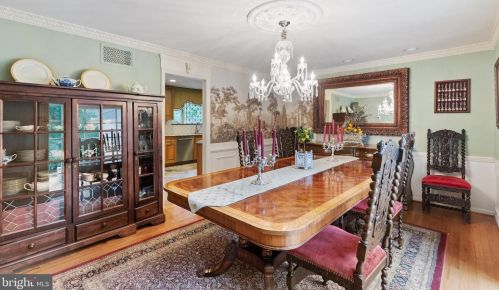 8751 Brook Rd, Mc Lean VA  22102-1507 exterior