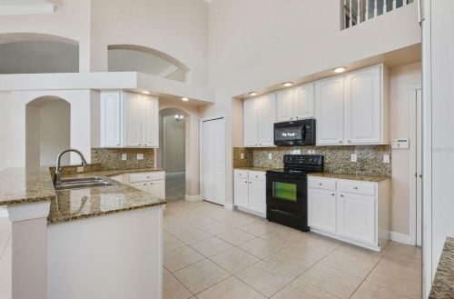 16346 Ashington Park Dr, Tampa FL 33647-2639 exterior