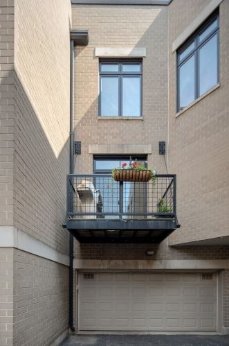 1701 Diversey Pkwy, Chicago IL 60614-1010 exterior