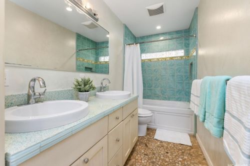 4933 Waa St, Honolulu HI 96821-1445 exterior