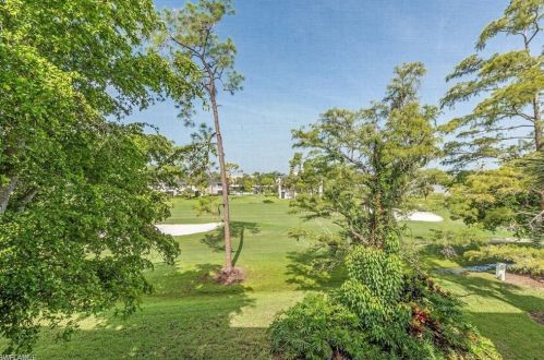 160 Turtle Lake Ct, Naples FL 34105-5562 exterior