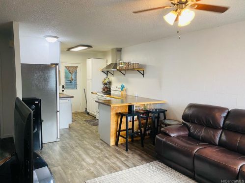 1614 Emerson St, Honolulu, HI 96813-2129