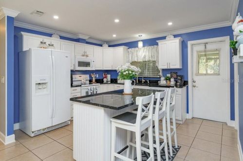 556 Iris St, Altamonte Springs FL 32714-3116 exterior