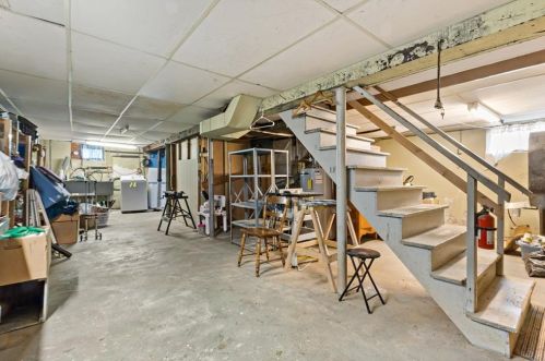 55 6 Ave, Woonsocket RI 02895-4024 exterior