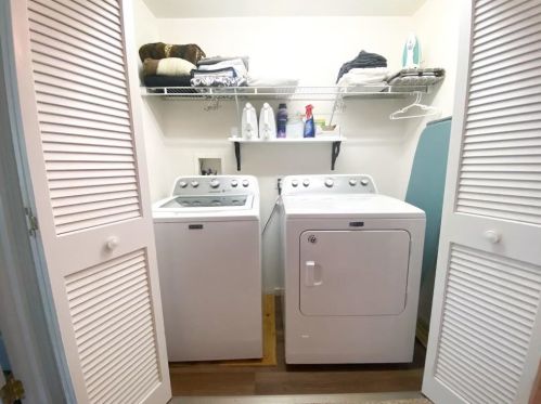 272 Cass Ave, Woonsocket RI 02895-4712 exterior