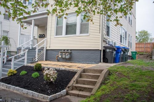 53 Raymond St, Providence, RI 02908-4838